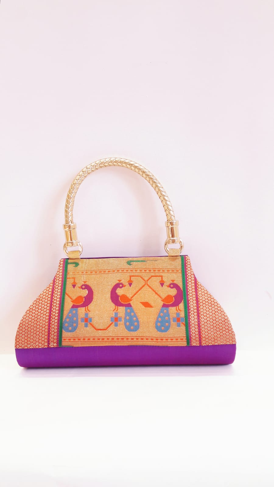 Trendifly महिलाओं के लिए ट्रेडिशनल डिज़ाइनर पोटली पर्स बैग | महिलाओं के लिए  पोटली बैग लड़कियों के लिए एम्ब्रॉयडरी किया हुआ ड्रॉस्ट्रिंग पर्ल ...