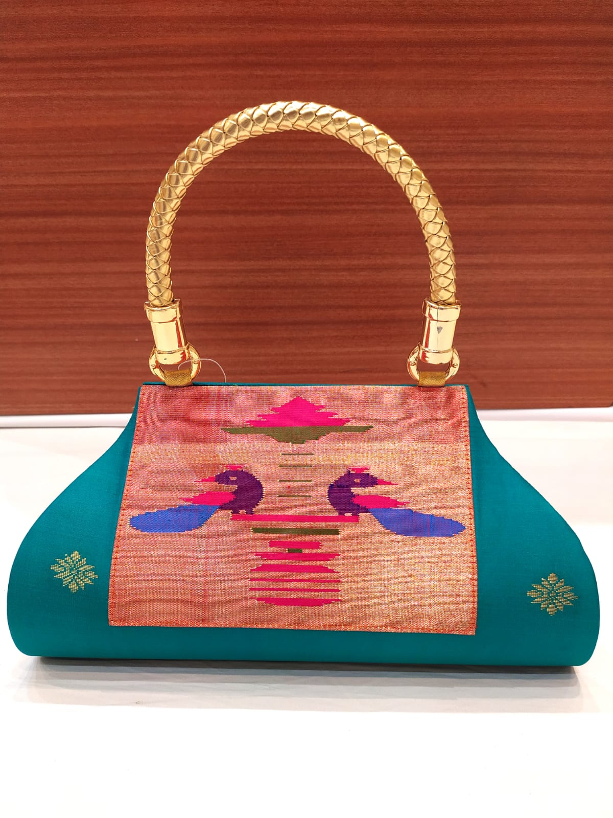 Rectangular Raw Silk handbags, for Party, Pattern : Plain, Printed at Rs  115 / Piece in Delhi